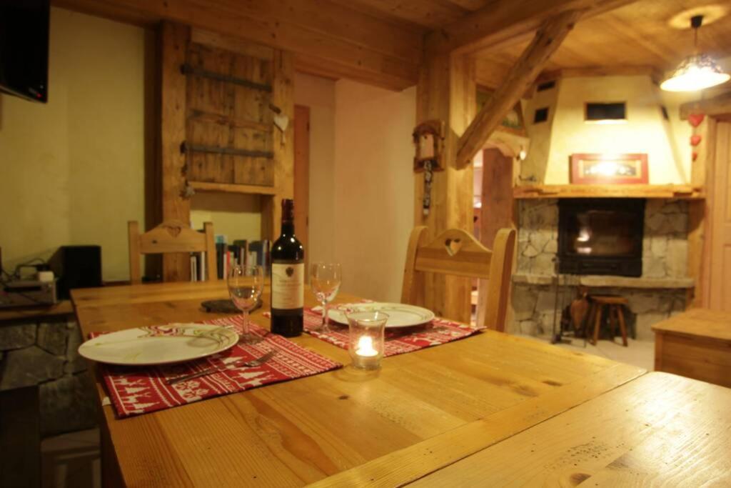 Appartement Cozy Dans Chalet 6 Pers Voiture 4 Roues Motrice A Dispo La Clusaz Exterior foto