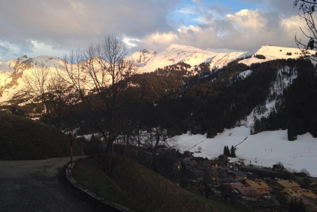 Appartement Cozy Dans Chalet 6 Pers Voiture 4 Roues Motrice A Dispo La Clusaz Exterior foto