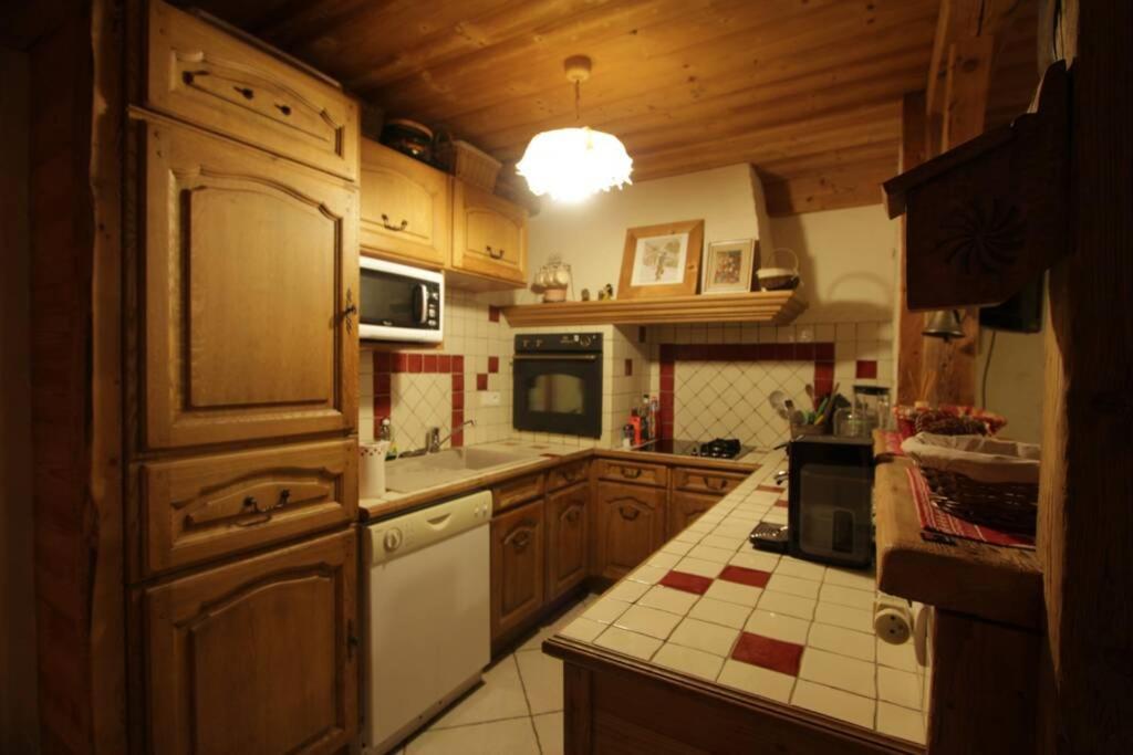 Appartement Cozy Dans Chalet 6 Pers Voiture 4 Roues Motrice A Dispo La Clusaz Exterior foto