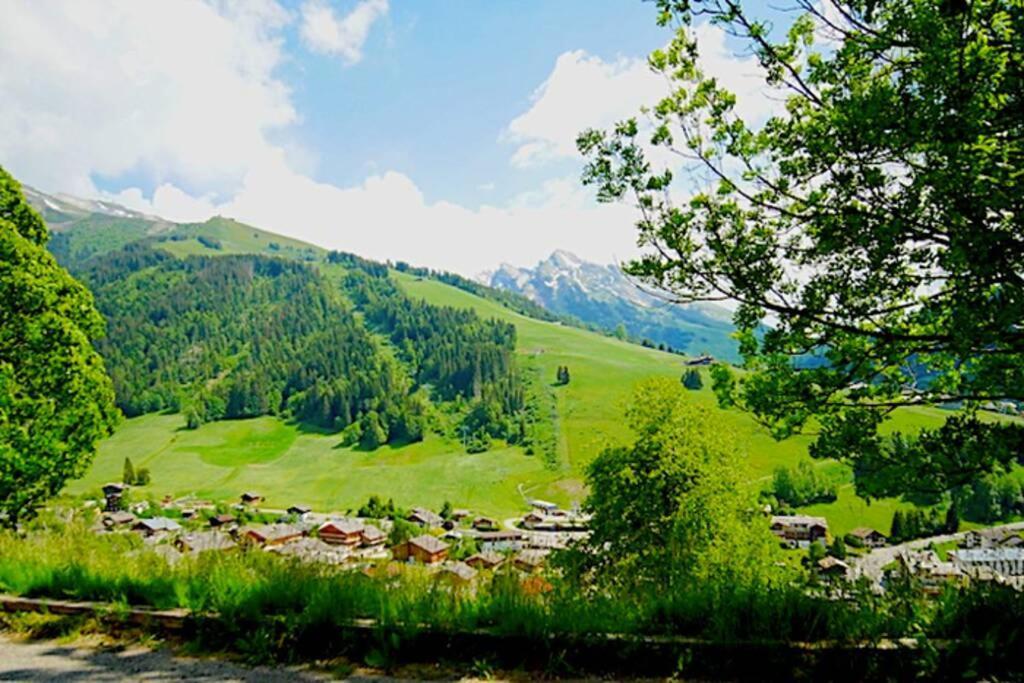 Appartement Cozy Dans Chalet 6 Pers Voiture 4 Roues Motrice A Dispo La Clusaz Exterior foto